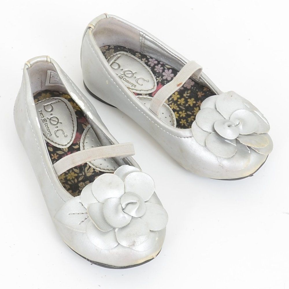 B.O.C Born Concept Infant Silver Flower Mary Janes Walking Flat‎ Shoes Size 6.5